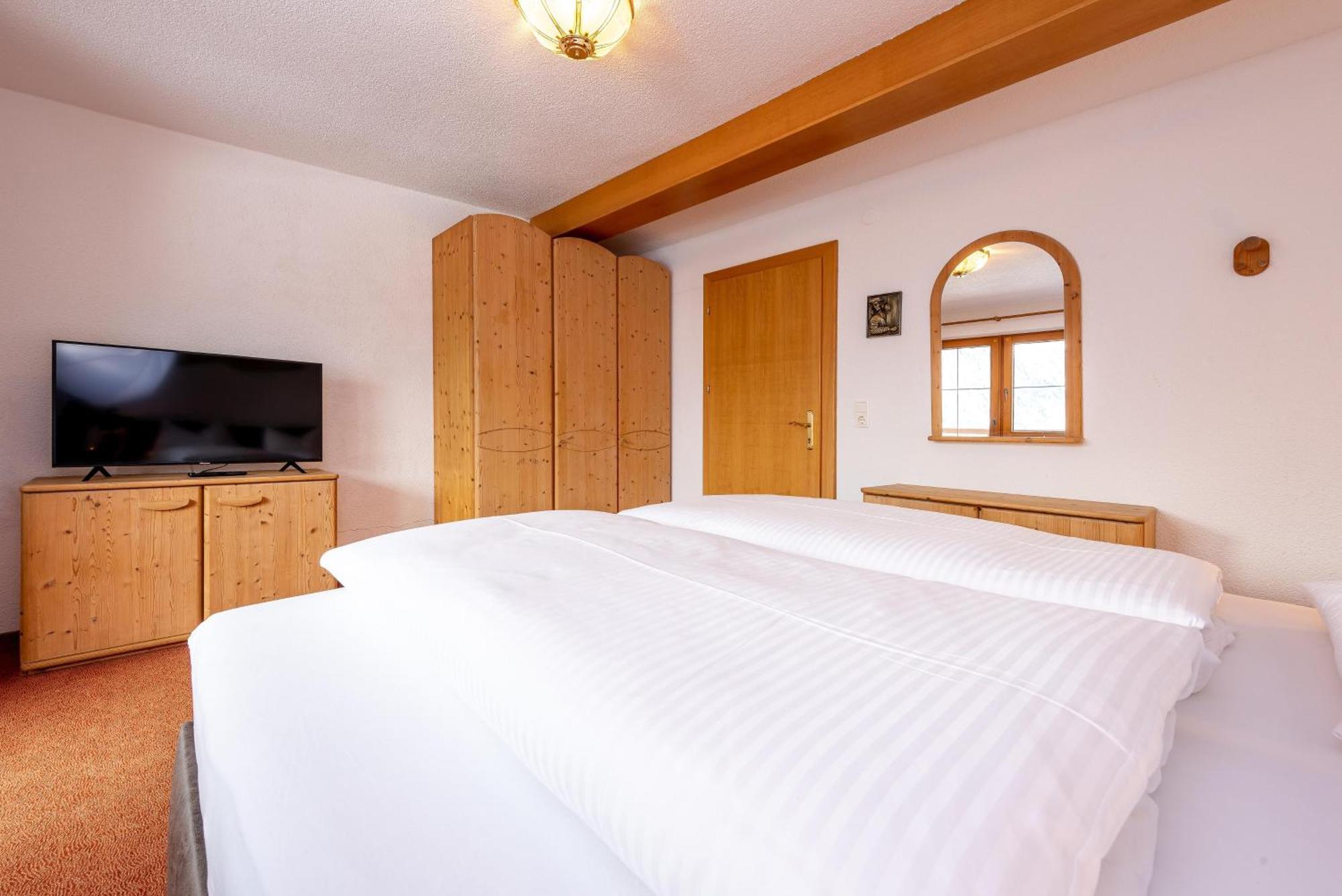 Astegg, Alpengasthof Finkenberg Room photo